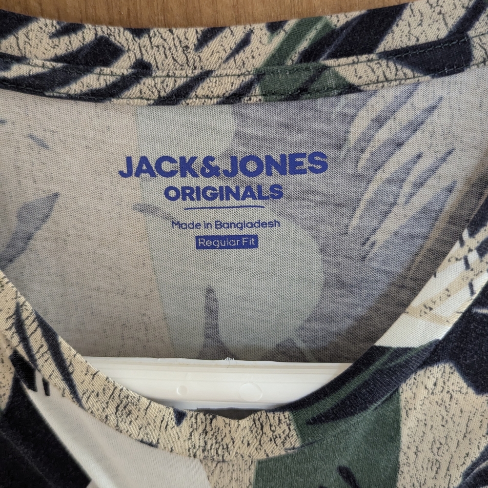 Jack & Jones Tropical Leaf Print Tee - Black, Green, Cream - Picture 2 of 3